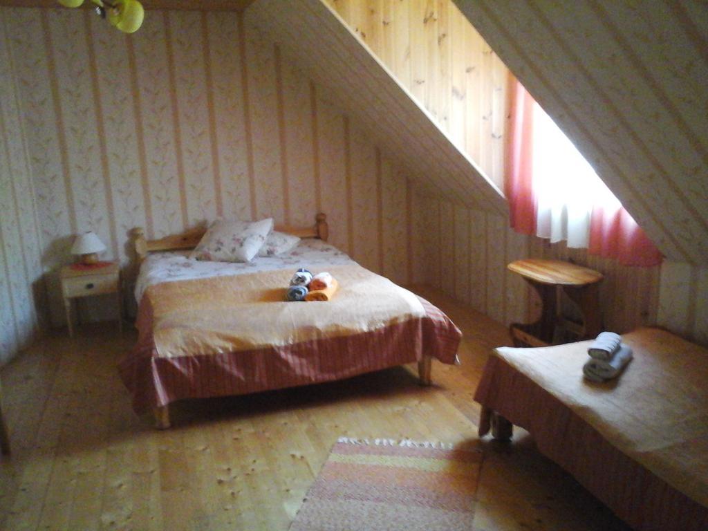 Tonise Holiday Houses Lilbi  Rum bild
