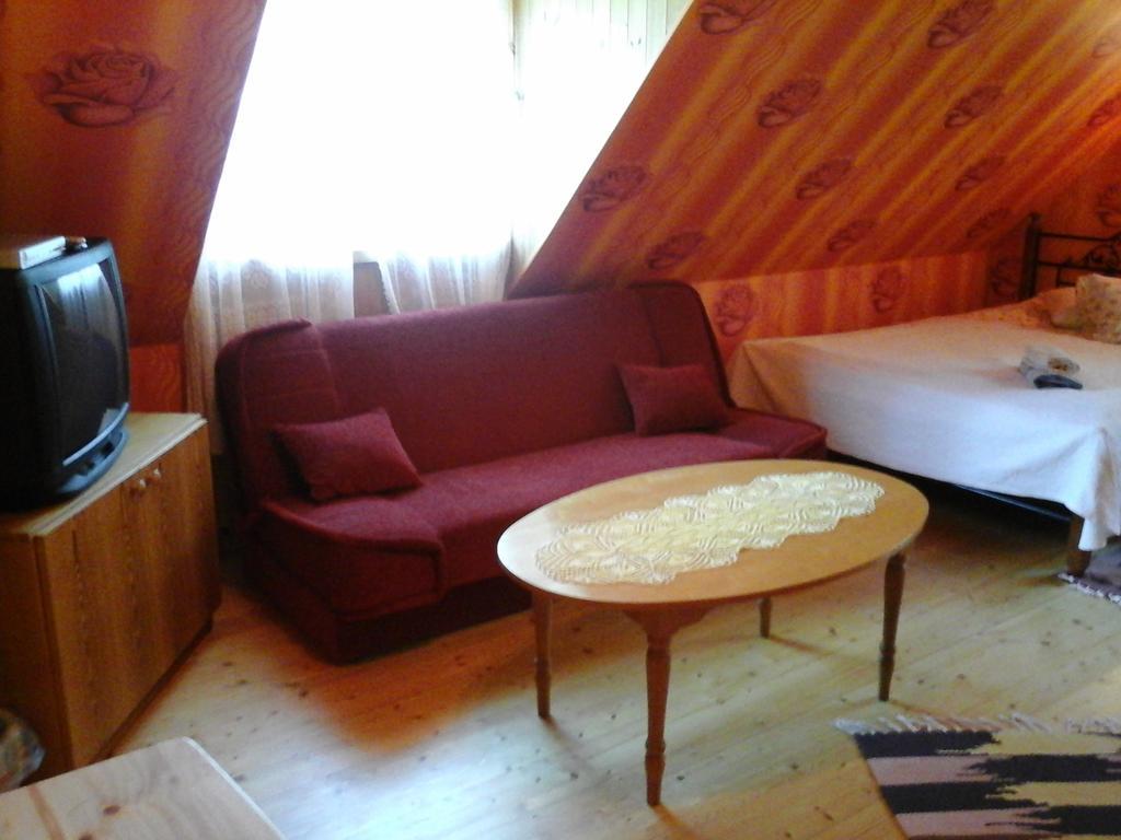 Tonise Holiday Houses Lilbi  Rum bild