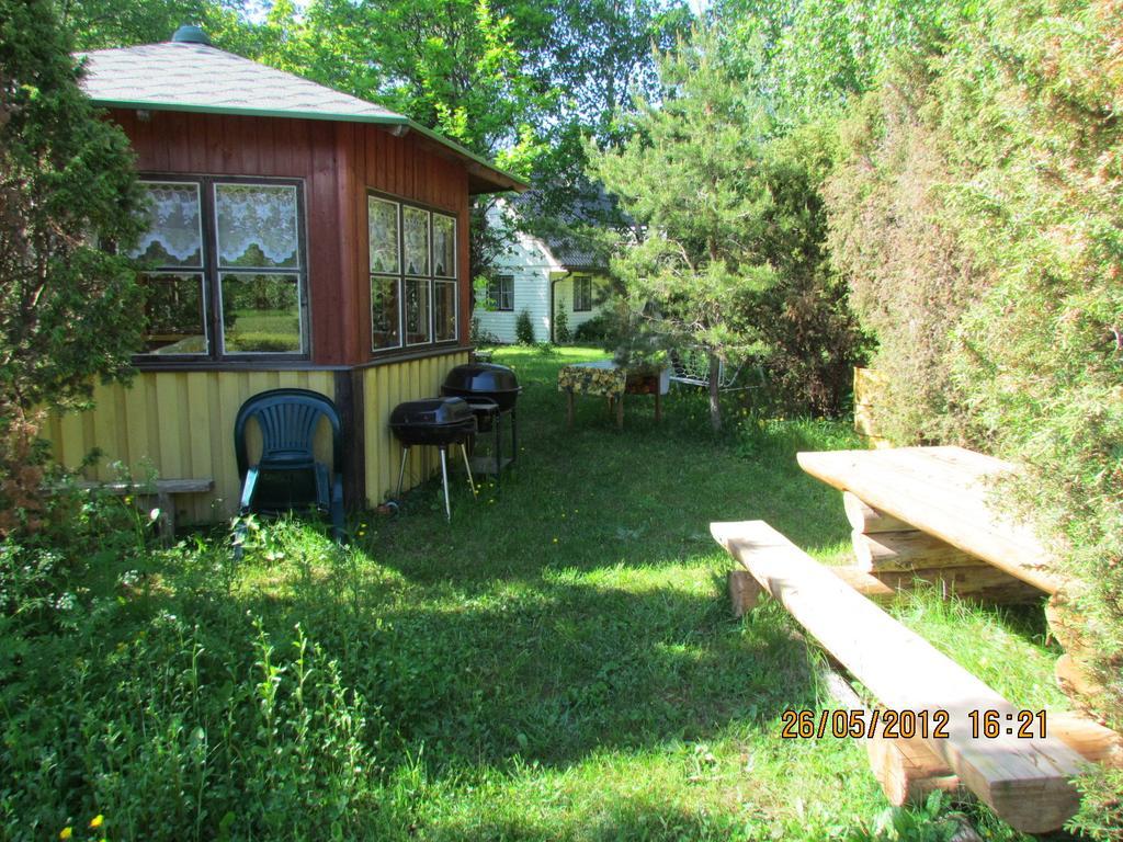 Tonise Holiday Houses Lilbi  Rum bild
