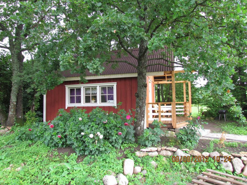Tonise Holiday Houses Lilbi  Rum bild